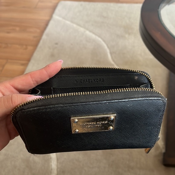 Michael Kors Wallet - Picture 4 of 5